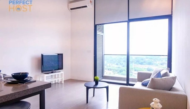 KL #51 Luxurious Designer Loft 1min LRT in Kuala Lumpur