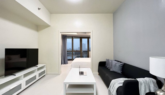 KL Tower - Nicely Furnished 1BR near Greenbelt Mall Makati City
