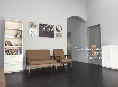 KLIA Guesthouse-3 bedroom 2 bathroom