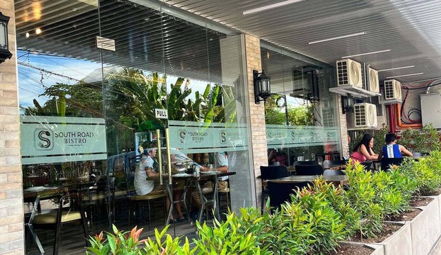 Kuadro Hotel & Suites