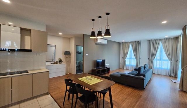 Kuching Apartment Opposite Airport - 2BR 4 PAX in Kuching