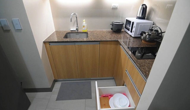 Kuya Awens Staycation Unit14C in Parañaque