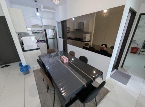 Kyra The Heights Residence Condo Ayer Keroh Melaka WiFi, Netflix & Pool in Ayer Keroh