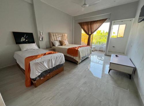 La Familia Aparta Hotel en Samaná in Santa Bárbara de Samaná