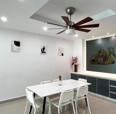 Lake-view House with Natural Vibes in Puchong