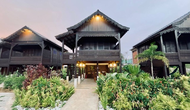 Landmark Cenang - A Beautiful Traditional Malaysian Chalet
