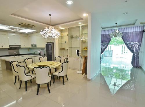 Large Group KTV Stay, Near Setia Alam, Klang