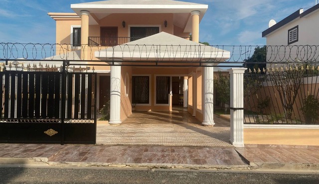 Large house with AC WiFi parking Ideal for families in San Juan de la Maguana
