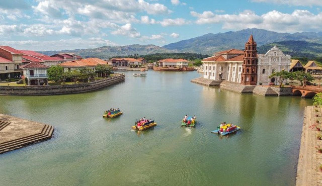 Las Casas Filipinas de Acuzar in Bagac