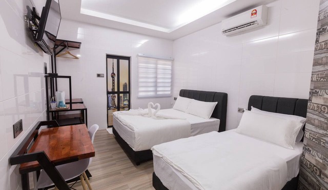 Lee Luxury Home USM Penang in George Town