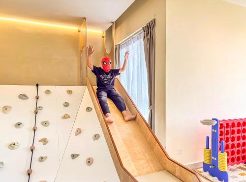 Legoland 3 Mins Kid-Friendly, Free Park, HideOutTunnel Special Kid Pool, JB Johor Bahru Malaysia in Nusajaya