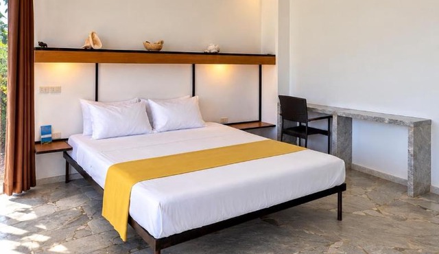 Lonos Circle Ocean View Room in Romblon