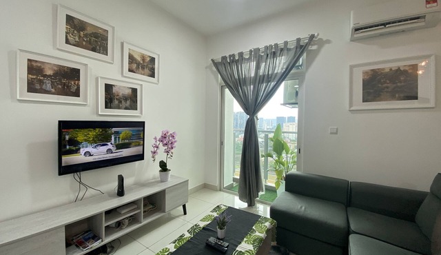 Lovely 3R2B Apartment Next To MRT,LRT, Monorail, KLCC, PWTC, HKL in Kuala Lumpur