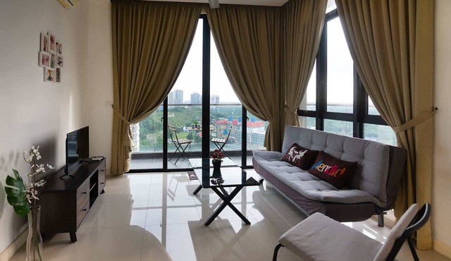 Lux DPristine 3BR Home w Views, 5mins to Legoland