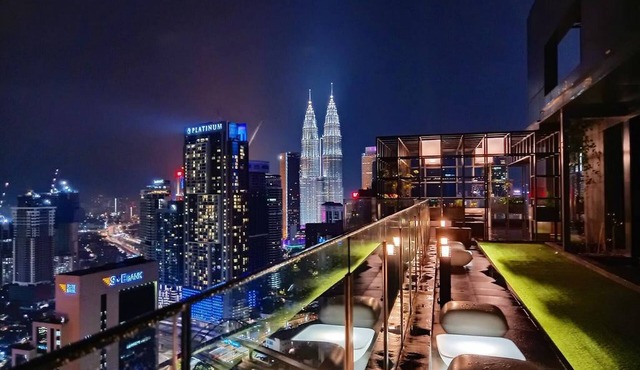 Luxurious Condo in Heart of Kuala Lumpur with Rooftop Garden