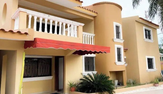 Luxurious house with pool in Santo Domingo Este
