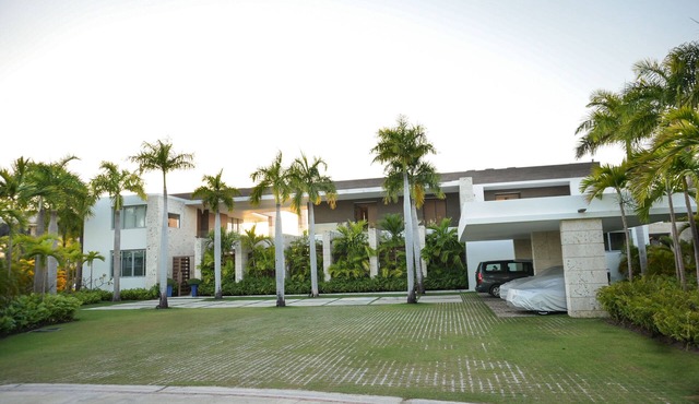 Luxury 5 bedroom villa on the water in Punta Cana inside Cap Cana wifi A/C GYM in Punta Cana