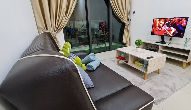 Luxury 5STAR Suite up to 6pax Mid Valley Sunway KL