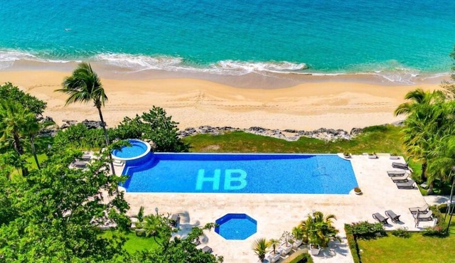Luxury Beachfront Condo - Hispaniola Beach 3A2/3 Bed 3.5 Bath OceanView in Sosúa