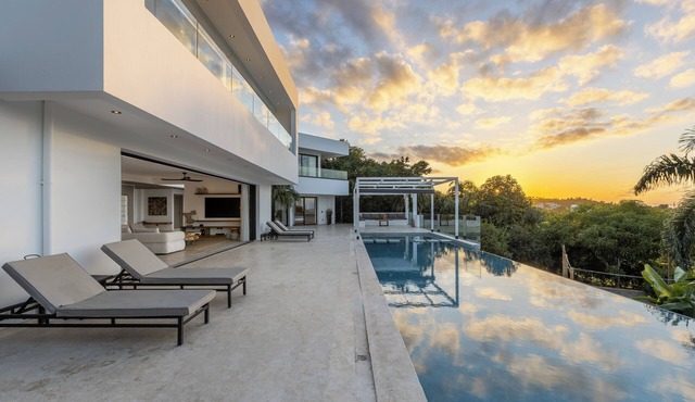 Luxury Ocean-View Villa in Las Terrenas 5 Suites, Pool & Beach Access in Las Terrenas