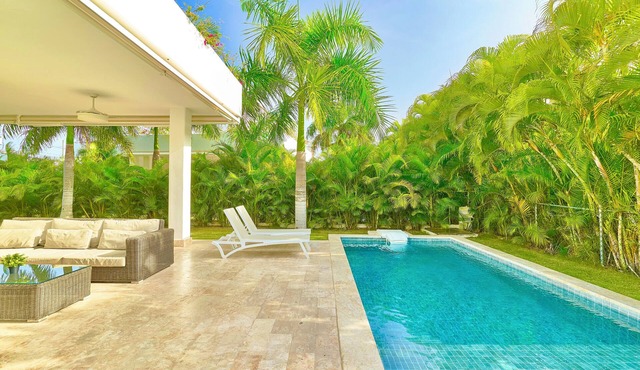 Luxury Villa in Puntacana, ideal for families/private pool/golf/beach- J26 in Punta Cana Village
