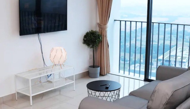Machome GuestHome at Trefoil Setia City