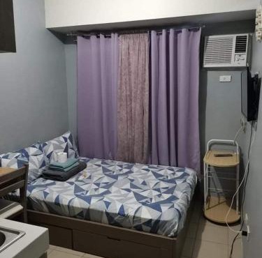 Mack's Awesome Place 11 with Netflix and FastUnliwifi in Manila