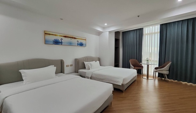 Mactan Grand Golden Hotel near Airport in Lapu-Lapu