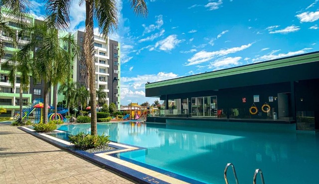 Manhattan Condo Ipoh Waterpark PoolView FREE Carpark & Netflix by PLY Home