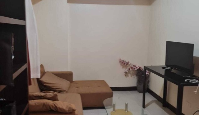 Manila skyline river facing 26th floor, 3 bed room, 2 bath, furnished apartment