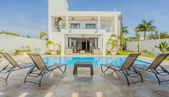 Mara Vita - Luxury Oceanfront Villa Combination - 16 Bedrooms in Sosúa