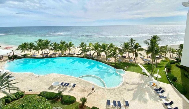 @Marbella Chic 2BR Apt. 5th floor Beach-Front in Santo Domingo