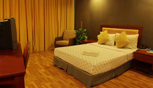Mayres Hotel Kota Tinggi