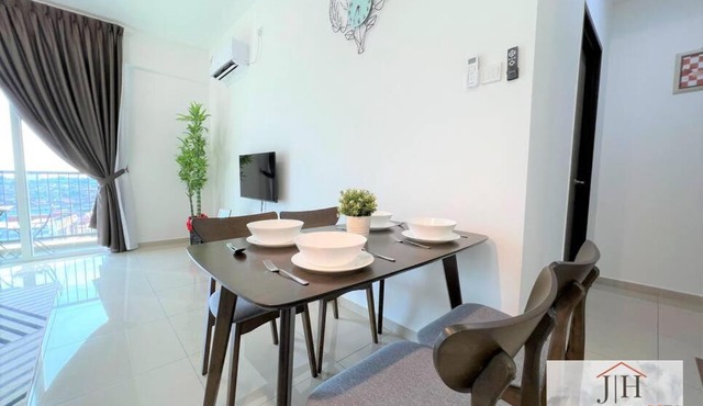 Melaka {Nova8 Suite} City-View/4Pax/WIFI/tv-box in Malacca