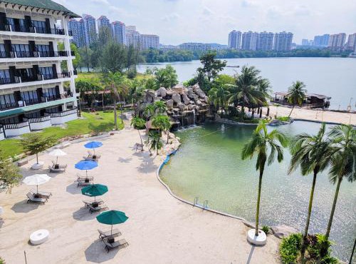 Mines Beach Resort in Seri Kembangan