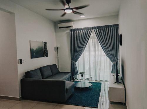 Minimalist Homestay Meridin Bayvue 3 bedrooms Apartment in Masai