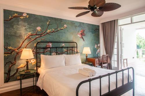 MiraNamin SAMPAGUITA - Two Bedroom Suite in Historic Home with Indoor Plunge Pool, Self-Service Breakfast, Garden View, Pet-Friendly in Manila