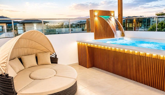 Modern Rooftop Penthouse Private Jacuzzi & View in Santiago de los Caballeros
