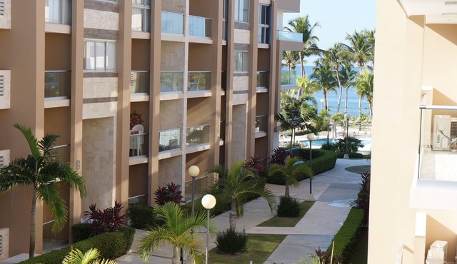 Modern 2 Bed 2 Bath apartment in Playa Nueva Romana - Beach, PGA Golf and Pools in La Caña