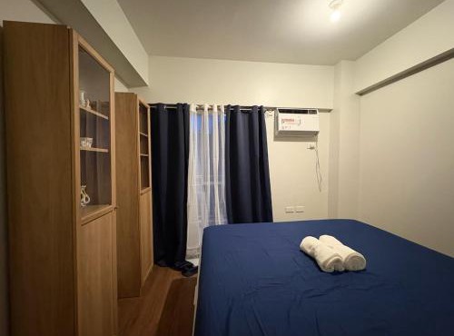 Modern 2BR Condo with Balcony in Central Manila in Manila