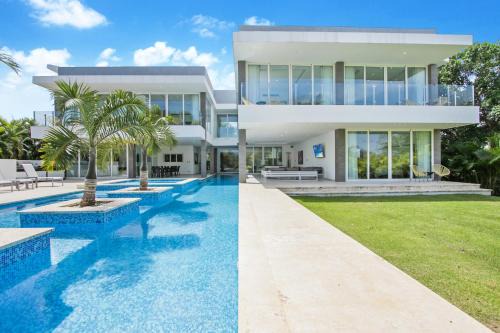 Modern Brand New Villa with Pool, Jacuzzi, Chef at Cocotal Golf & Country Club in Punta Cana