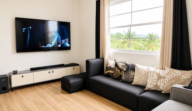 Modern home fast Starlink wi-Fi, Modern Home, free breakfast, near the beach in San Jose