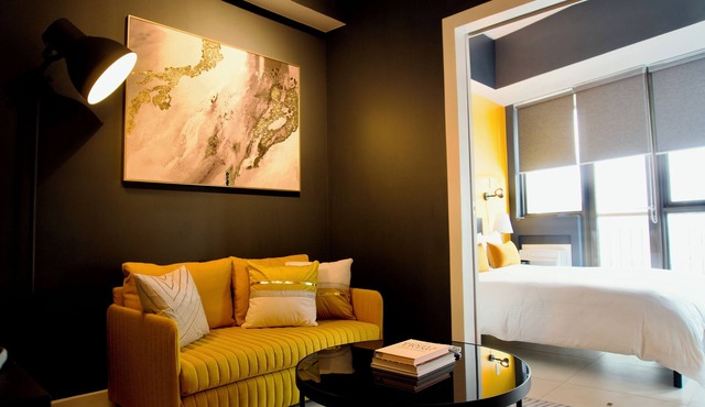 Modern Interior 1-Bedroom w/Balcony near Greenbelt Mall