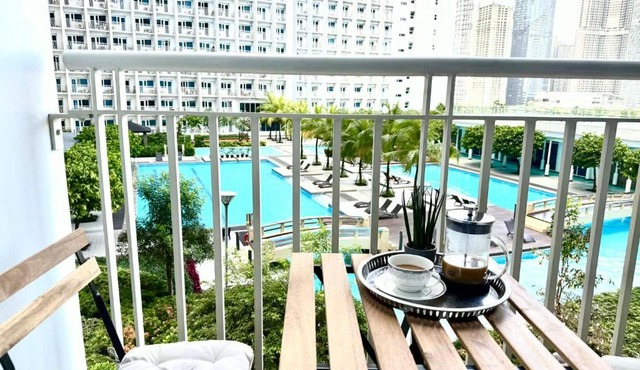 Modern Stays Makati Pool View Jazz Residences