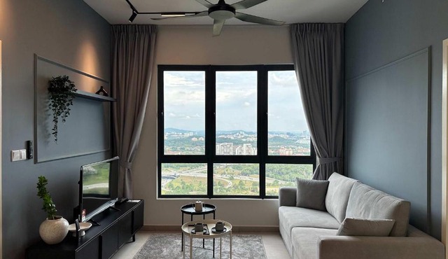 Modern Suite in Seri Kembangan Nearby MRT