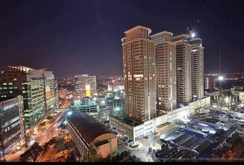 Morgan Suite BGC shortwalk1 Venice Mall free pool in Manila