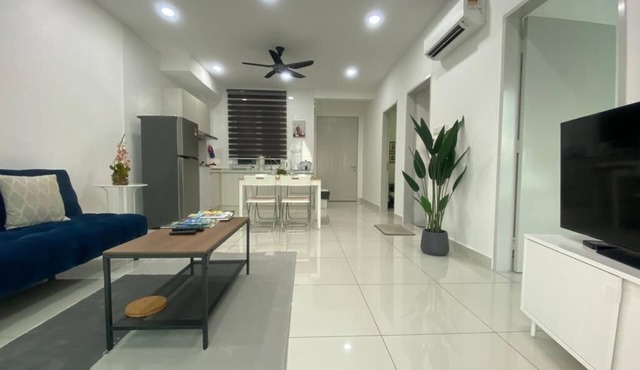 New Home 2R3B for 6 pax/KLCC view/8 Min to KL City/Free WIFI in Kuala Lumpur