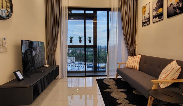 New Sky Trees AEON Bukit Indah, Netflix & Wifi Nearby eateries & entertainment in Iskandar Puteri