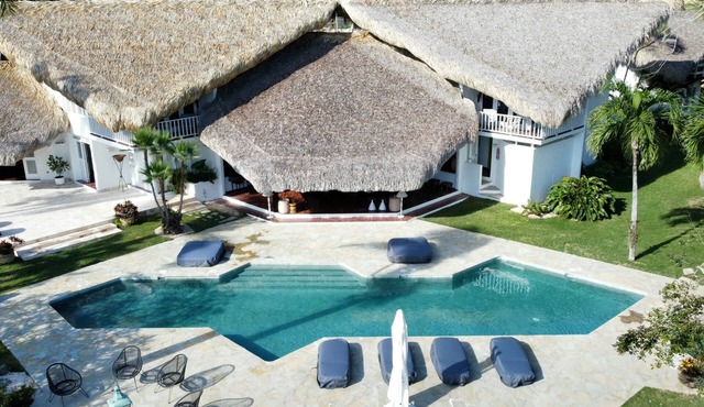 Newly remodeled Ocean view villa- Staff included, golf carts available. in La romana