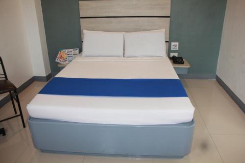 Nice Hotel EDSA Crossing in Manila